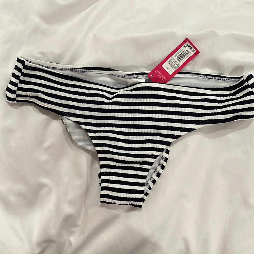 NWT cheeky xhilaration bottoms